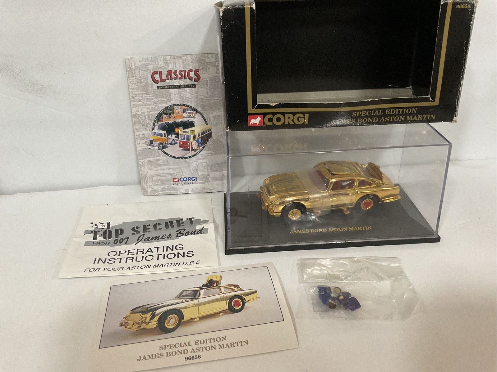 James Bond 007 Special Edition Aston Martin Gold 1995 Corgi in Box All Original James Bond 007 Special Edition Aston Martin Gold 1995 Corgi in Box All Original
