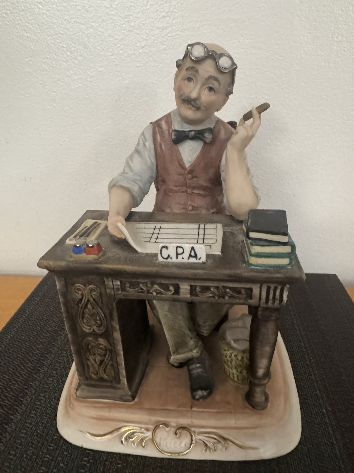 CAPODIMONTE PORCELAINE FIGURINE 