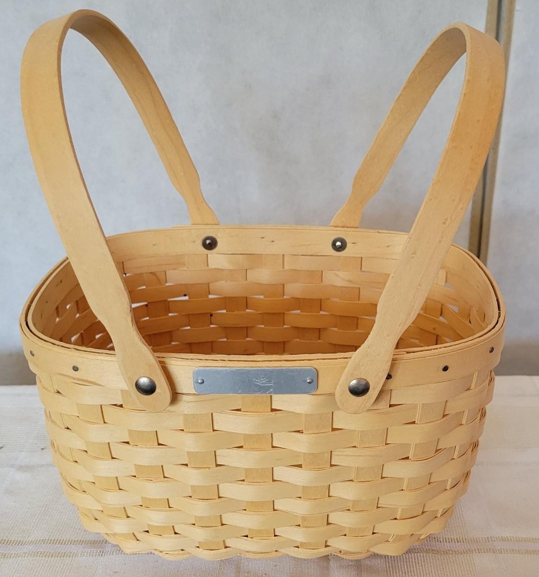 Longaberger Collectors Hand Weaved Basket with 2 Handles 2005 Longaberger Collectors Hand Weaved Basket with 2 Handles 2005