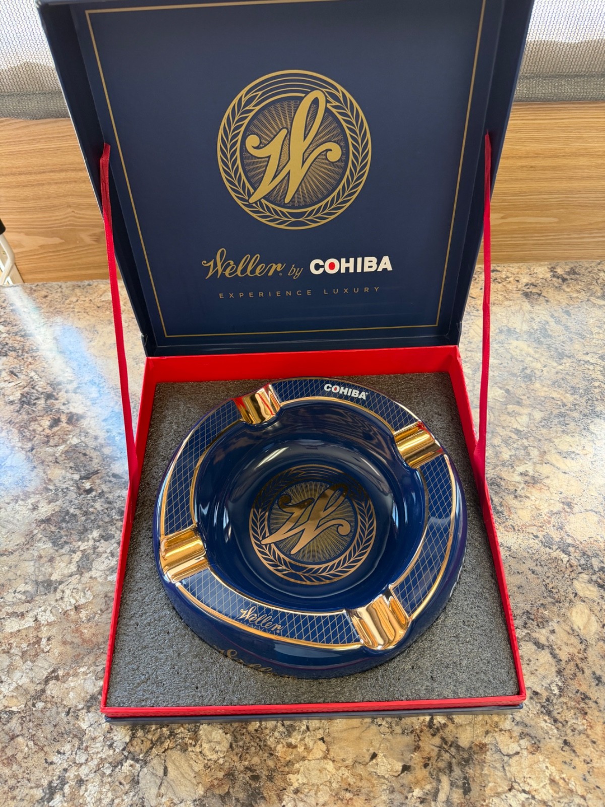 Weller By Cohiba Exclusive Cigar Ceramic Ashtray, BLUE W GOLD w Gift Box, NEW
