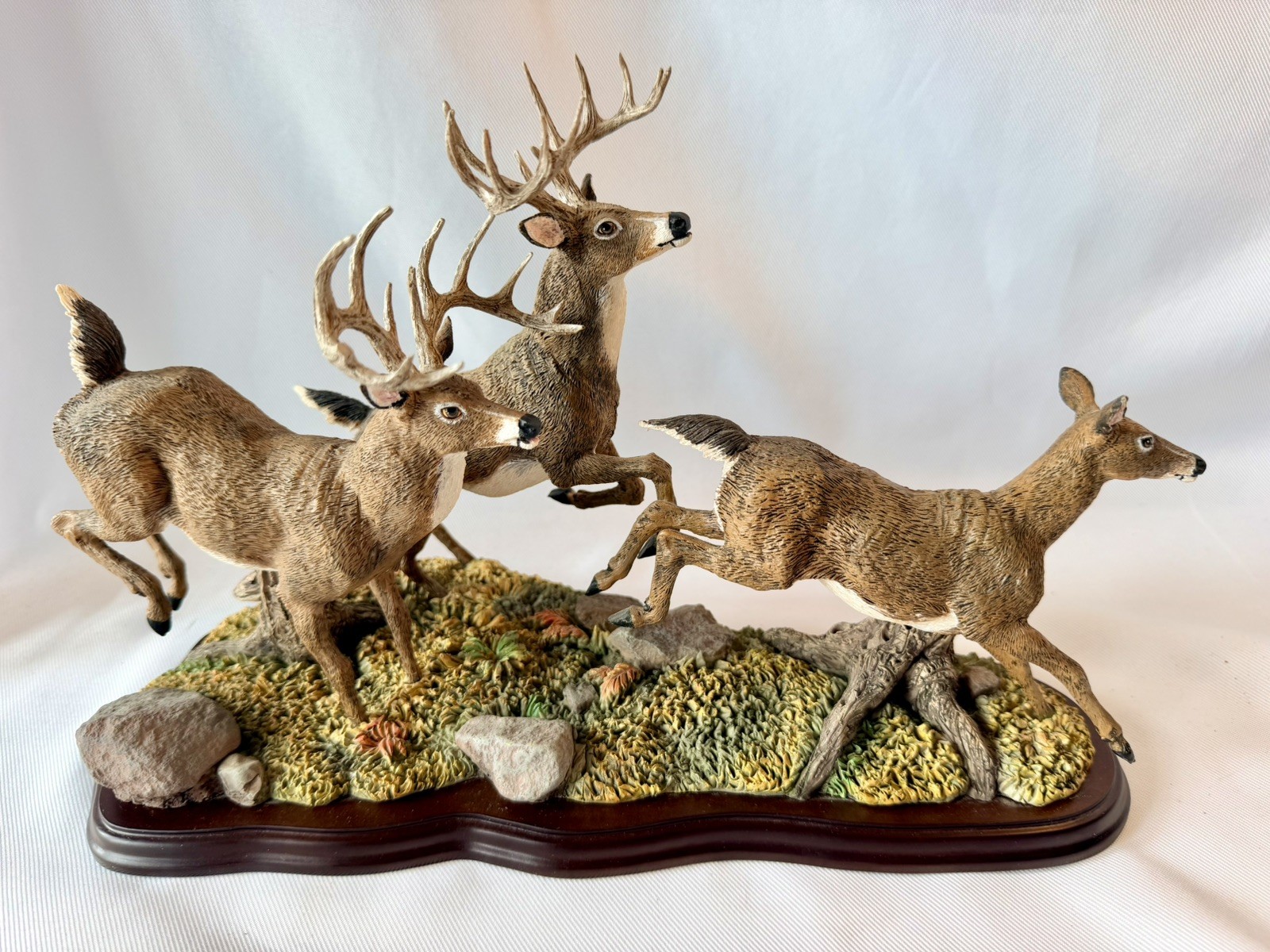 “Woodland Chase” Danbury Mint Sculpture 3 Whitetail Deer Wilderness Collection