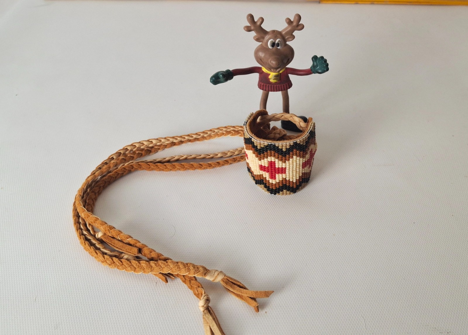 VTG Beautiful Native American Style Deerskin Beaded Tether 4 A Flute Instrument