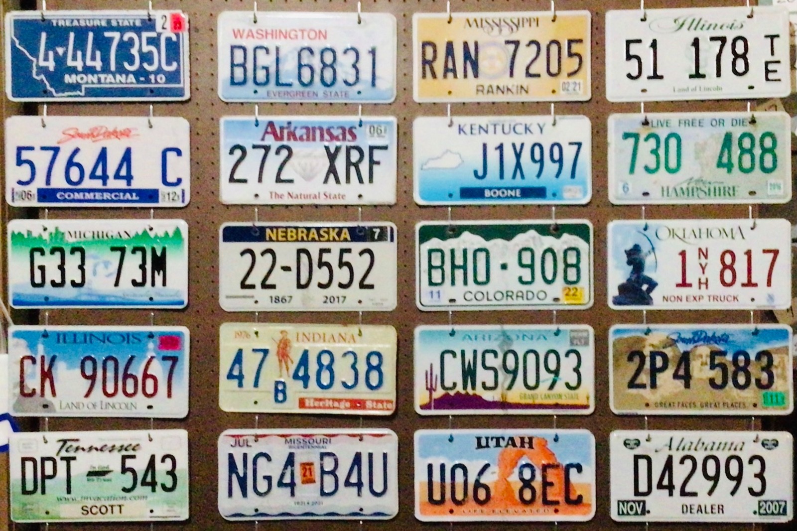 Large lot of 60 old colorful license plates - bulk - many states - low shipping Large lot of 60 old colorful license plates - bulk - many states - low shipping