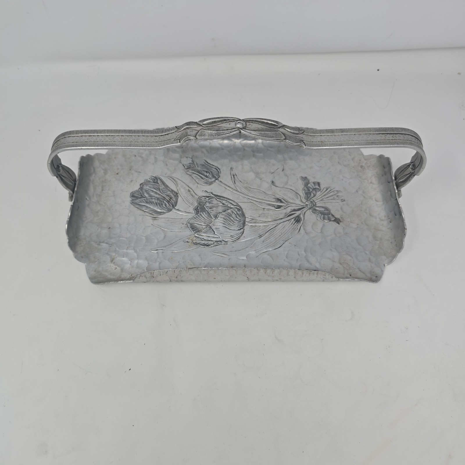 VTG Rodney Kent Hors D\'oeuvres Tulip Tray Hand Wrought Hammered Aluminum 420