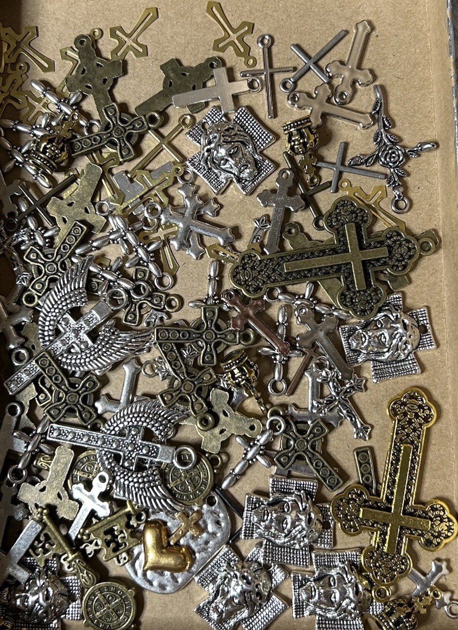 Lot Of Approx 85 Pcs (130g) Assorted Religious Pendant Charms Jesus Crosses