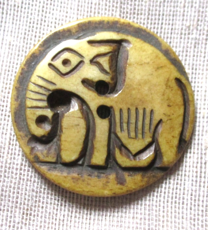 LRG HAND-CARVED ELEPHANT BUTTON - MADE IN NEPAL -- 1-1/4 INCHES (32mm)