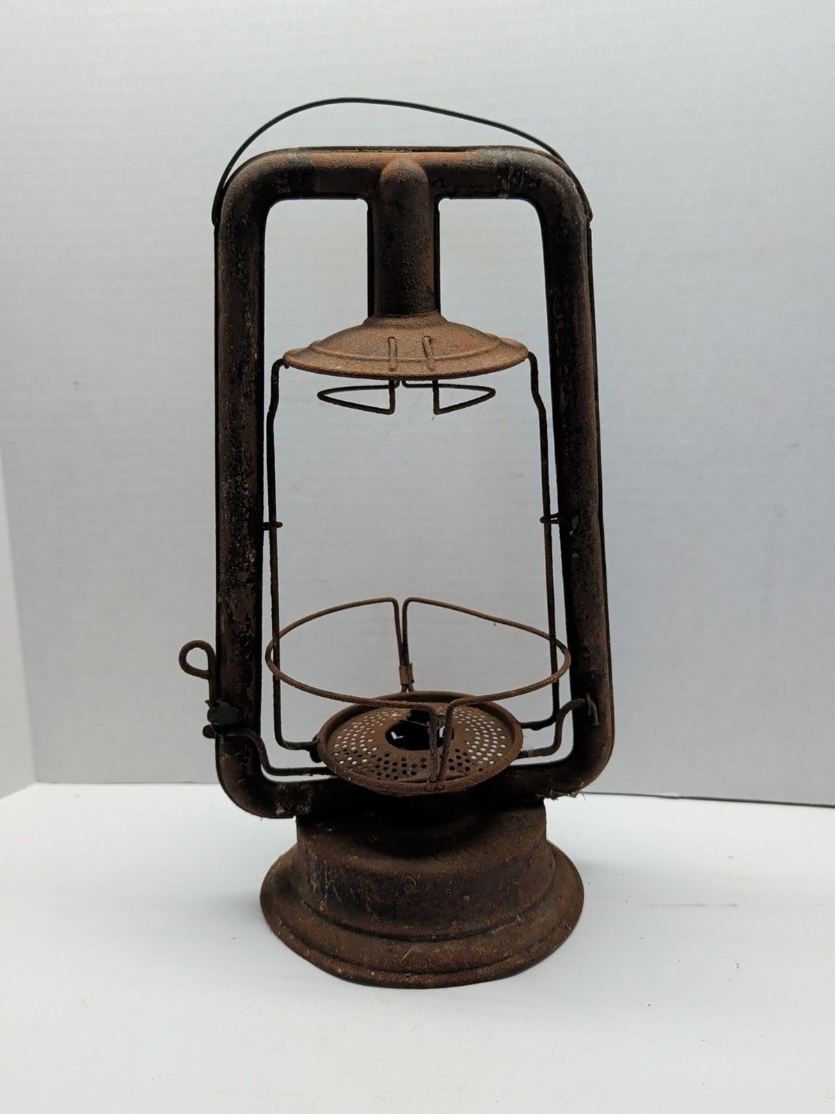 CT Ham No 0 Clipper Lantern.  Barn Lantern Rusted No Globe