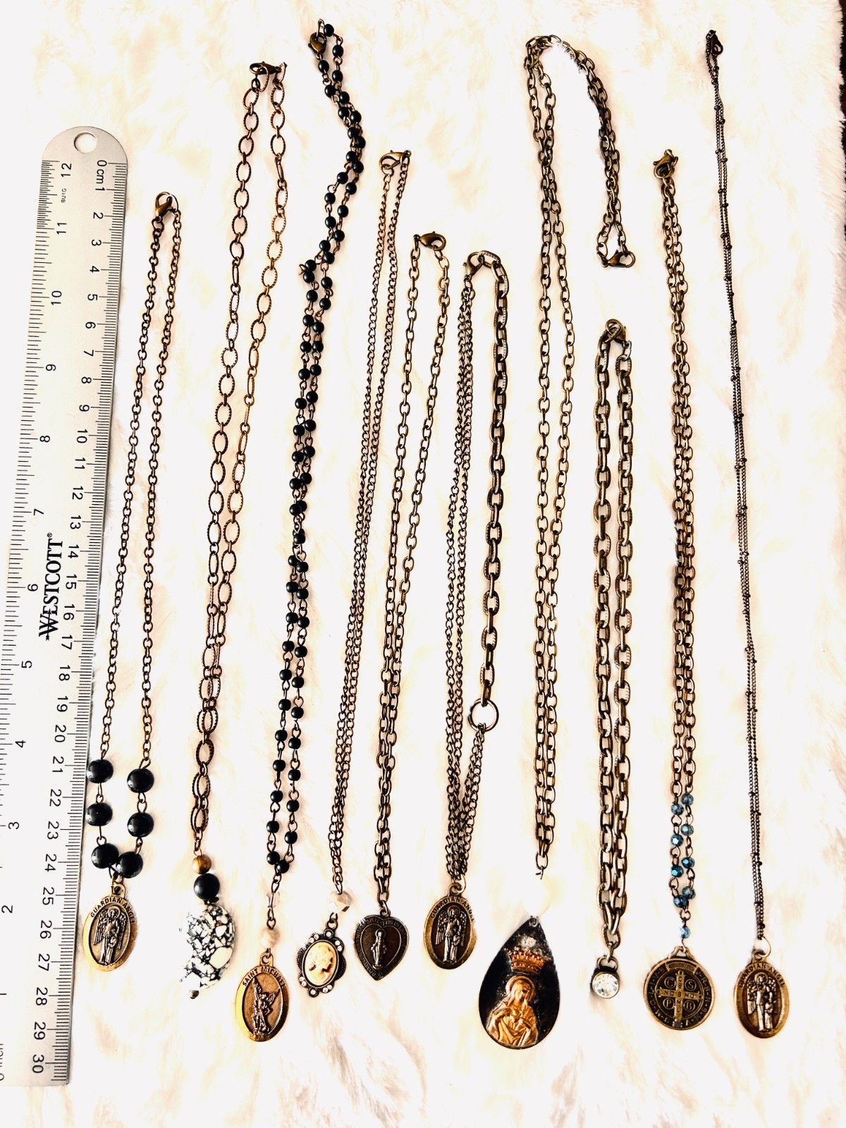 Vintage Religious Antique Gold Necklace jewelry lot #1001 (bundle of 10)