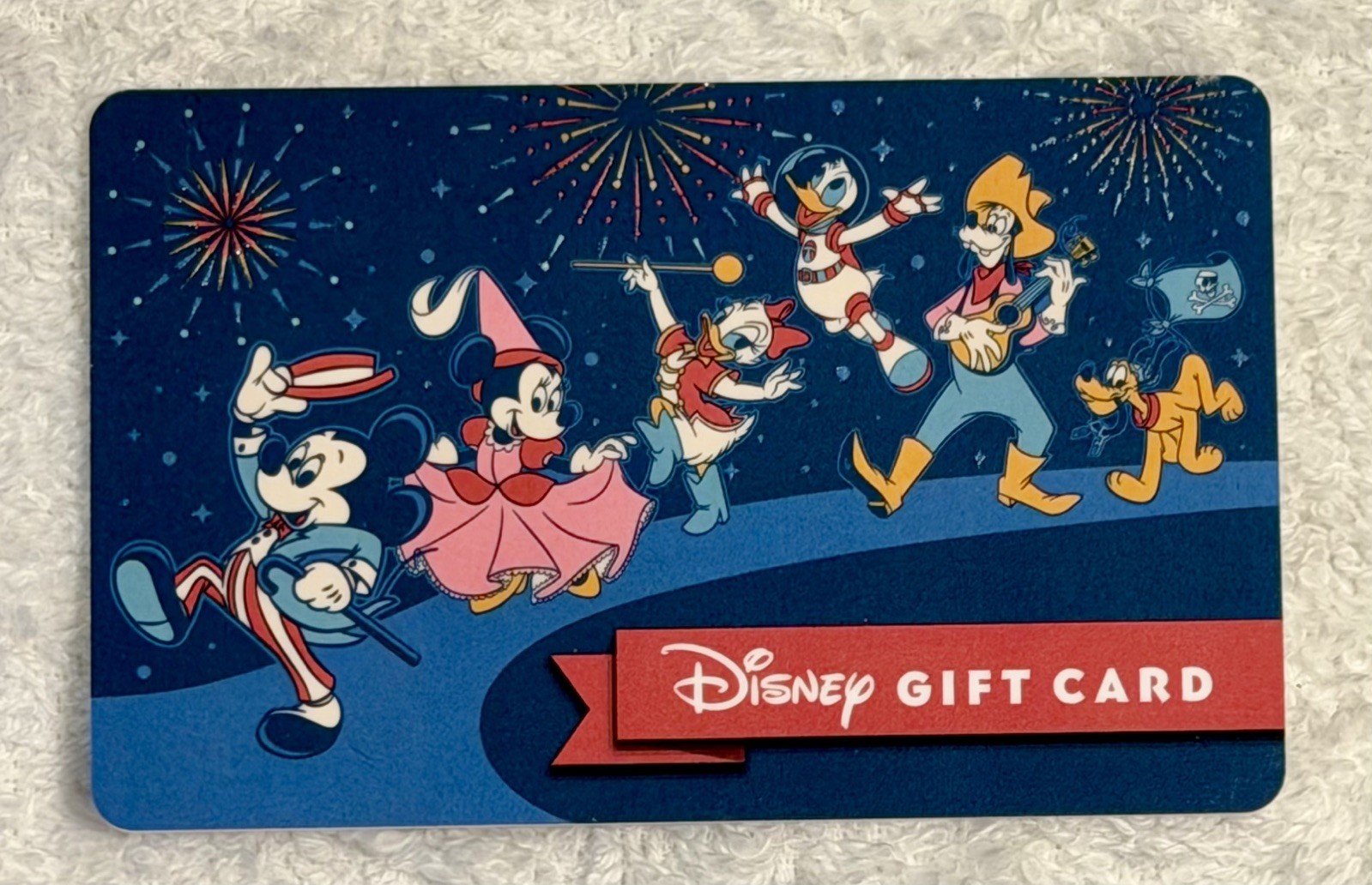 WALT DISNEY gift card. Mickey & Minnie and the whole gang with fireworks 
