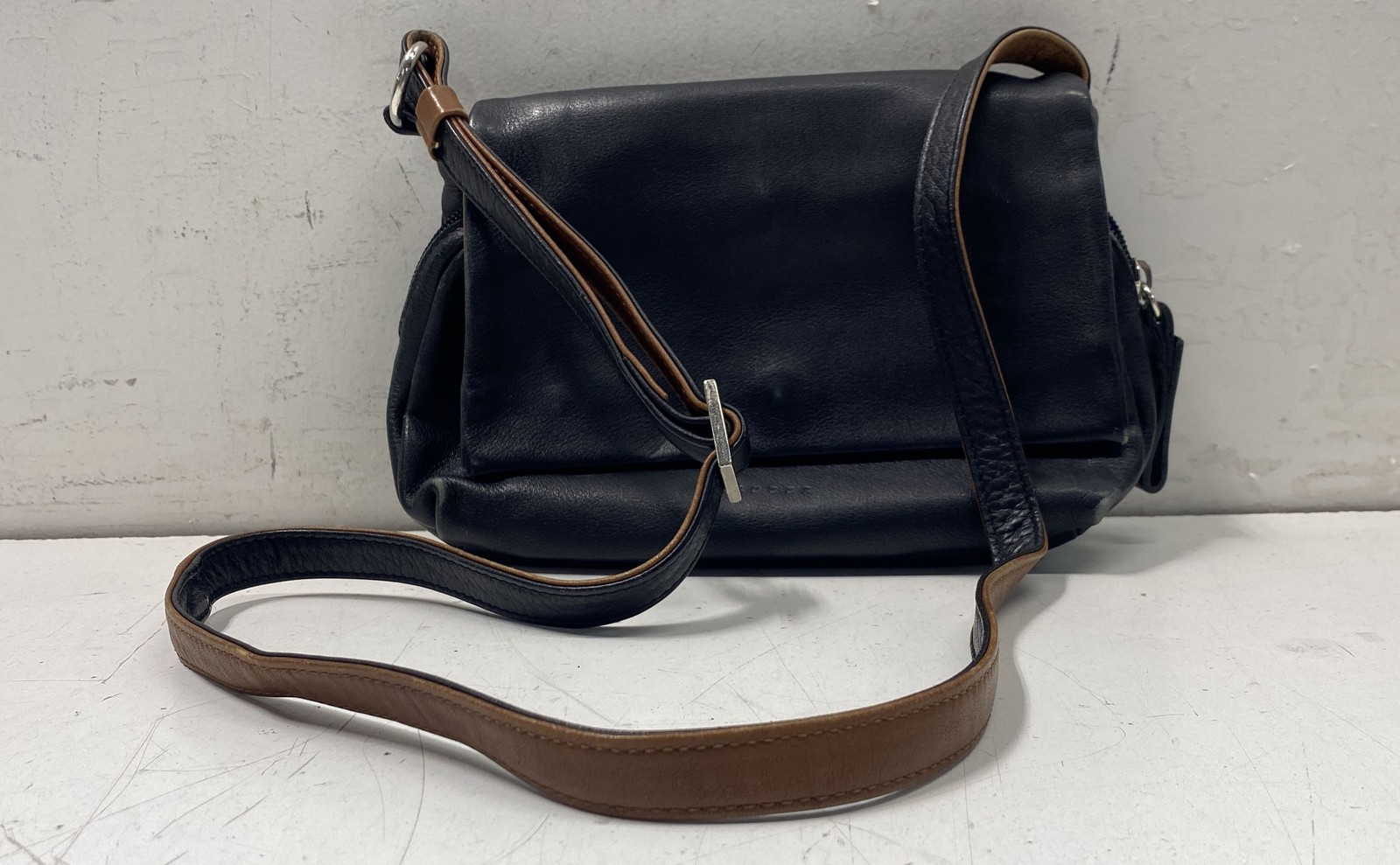 Peruzzi Black Leather Crossbody Shoulder Bag Made In Italy Silver Hardware