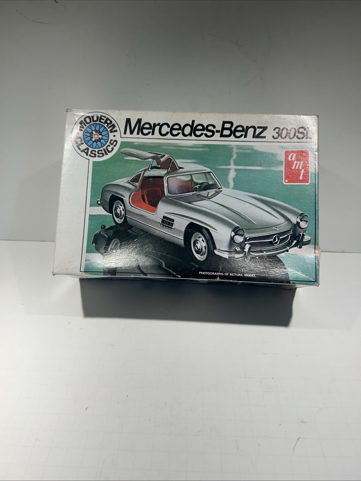 Vintage AMT Mercedes-Benz 300 SL 1:25 Scale Model Kit NOS Open Box