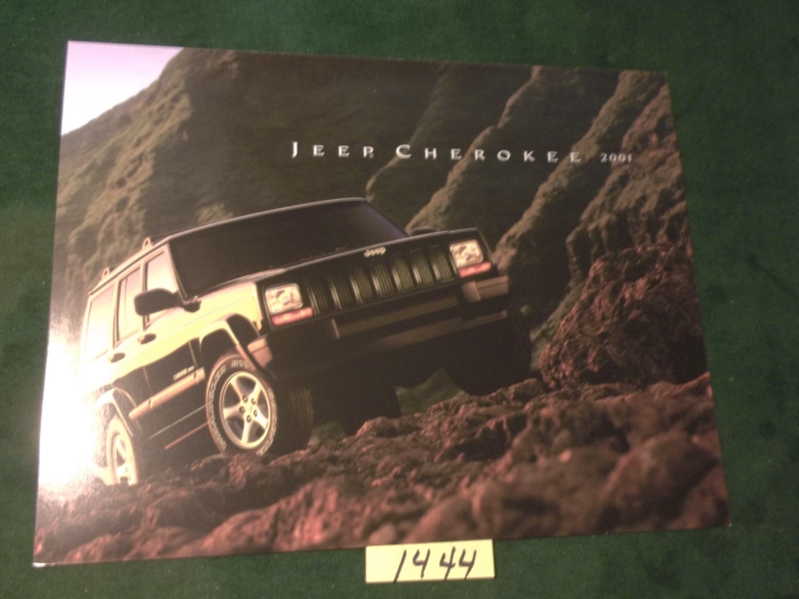 2001 JEEP CHEROKEE Original Dealer Sales Brochure w/Color Chart~ #1444