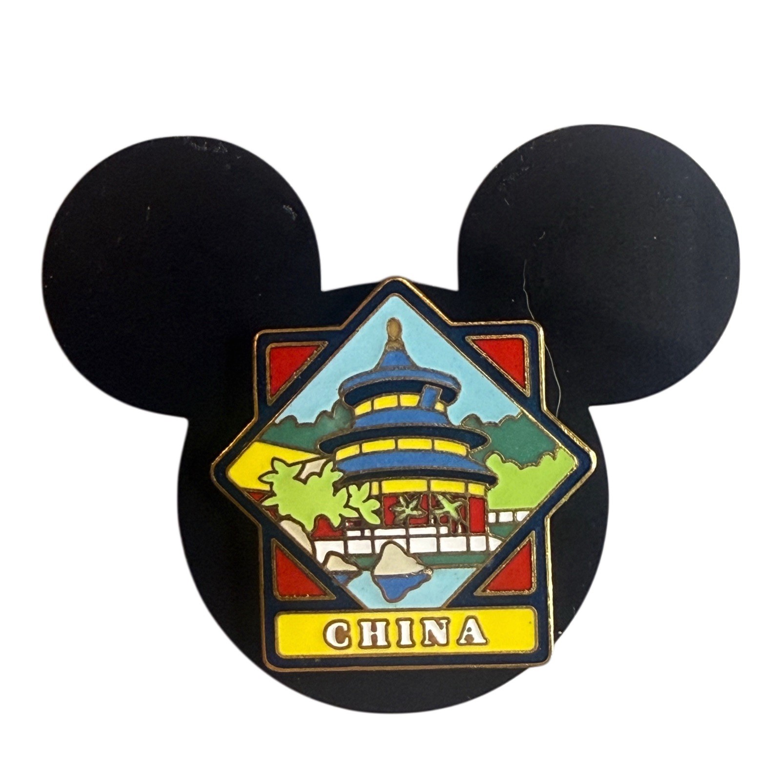 Vintage 2000 Walt Disney World Epcot China pin Vintage 2000 Walt Disney World Epcot China pin