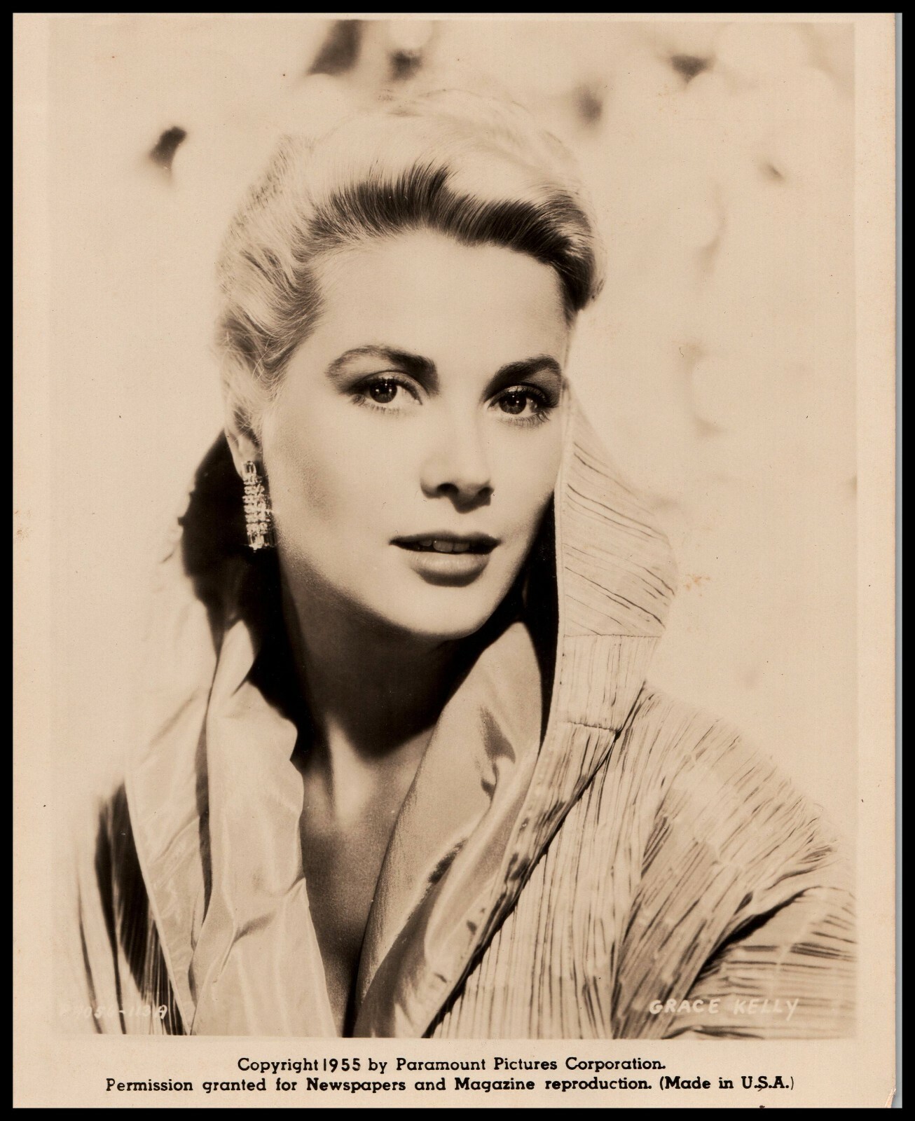 Hollywood Beauty GRACE KELLY 1955 STUNNING PORTRAIT STYLISH POSE ORIG Photo 552