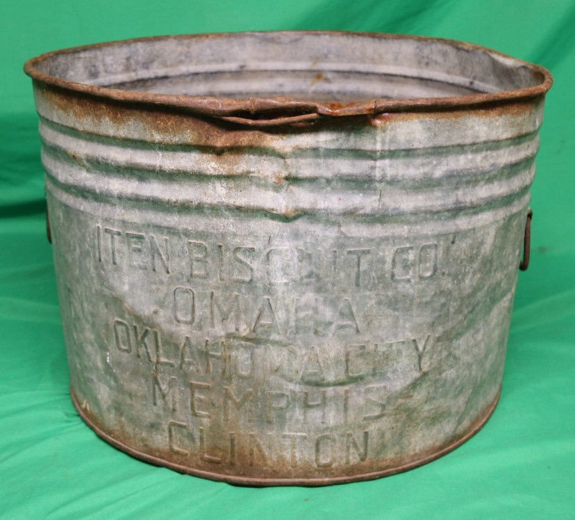 Vintage 1910\'s 1920\'s Galvanized ITEN BISCUIT CO. 1 Bushel Pail Bucket & Handles