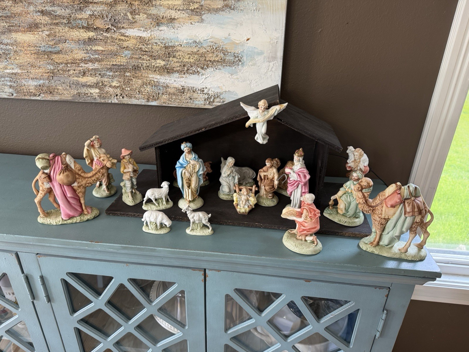 Complete 19 Piece VTG 70’s Hand Painted Atlantic Mold Nativity Set & Wood Creche