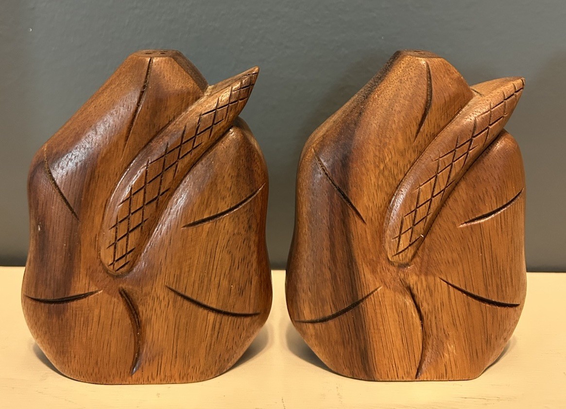 Vintage Hibiscus Flower Hawaiian (Koa?) Wood Salt & Pepper Shakers