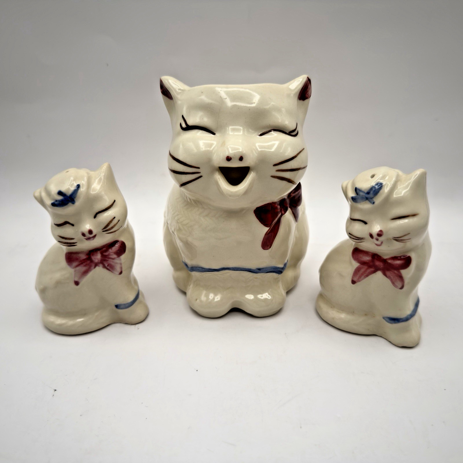Vintage Shawnee Puss And Boots Creamer And Salt And Pepper Set Of 3