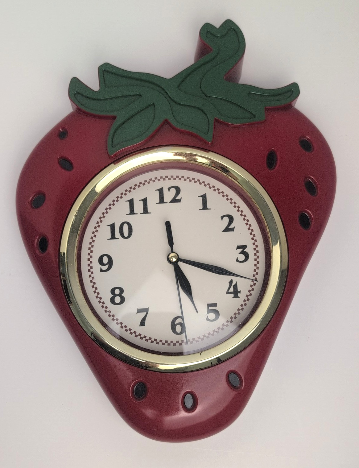 Vtg 80/90s Decorative Strawberry Shaped Plastic Wall Clock Tested Working *FLAWS