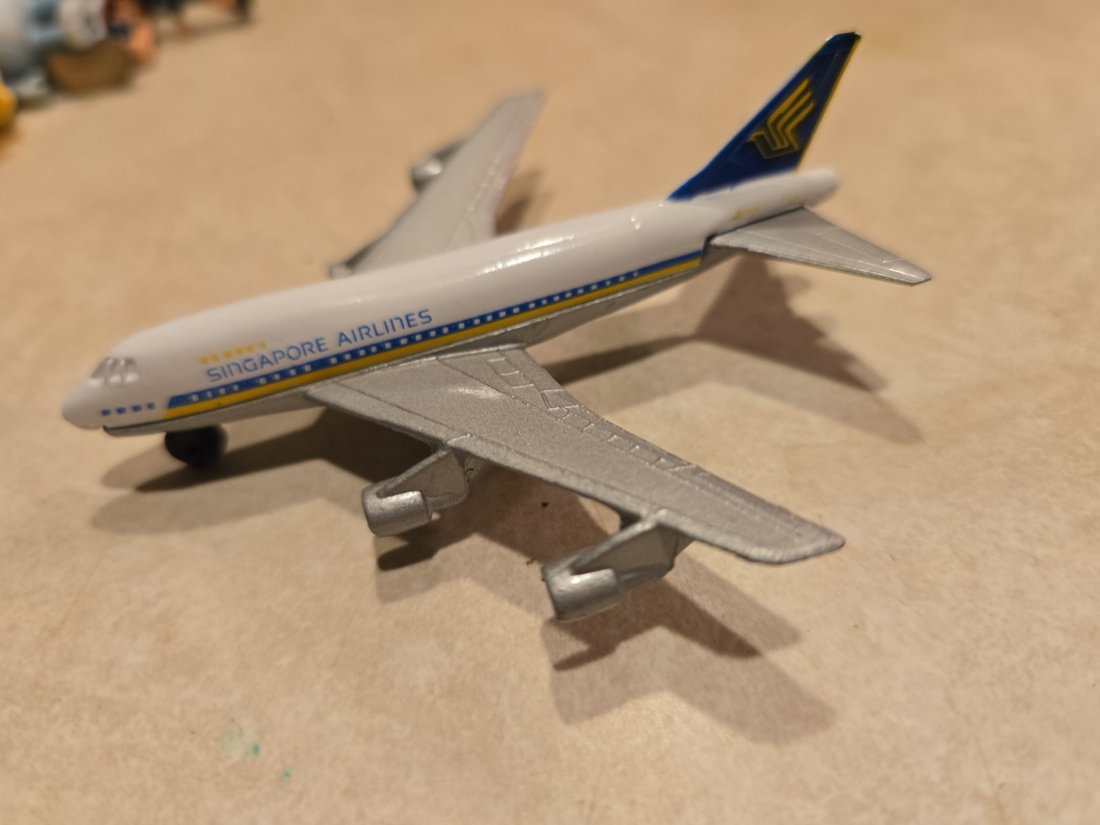 HERPA WINGS 1:500 SINGAPORE 747-400 AIRLINER PLANE 