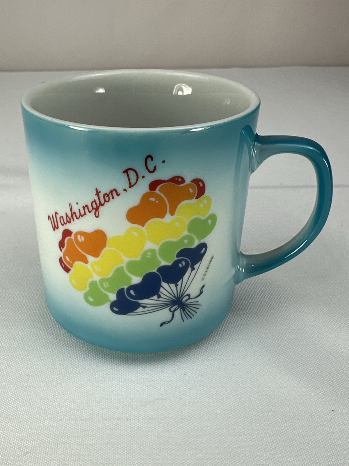 Vintage Washington D.C. Souvenir Mug – Rainbow Hearts by Silberne Japan