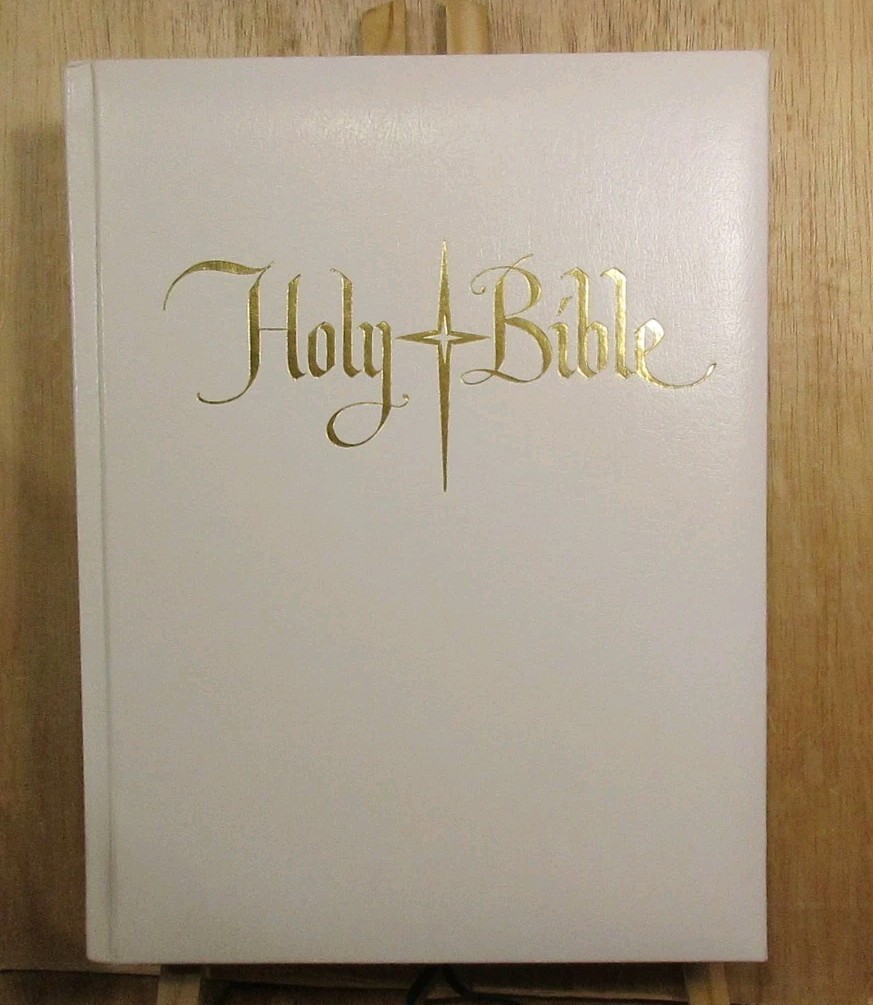 Vintage Catholic Holy Bible The New American Bible Illustrated 1971 Very Good Vintage Catholic Holy Bible The New American Bible Illustrated 1971 Very Good
