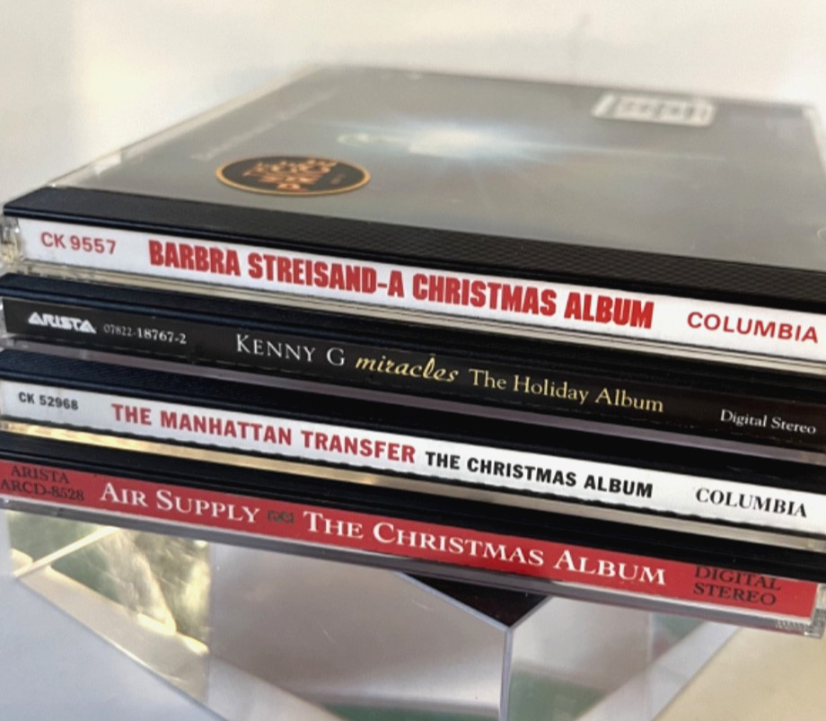 Christmas Holiday Music Bundle of 4 CD\'s, VINTAGE CLASSICS -See List in Descript