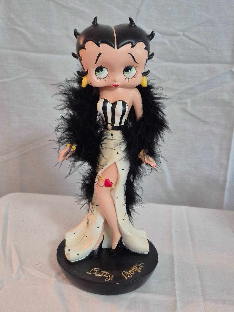 RARE 2006 Betty Boop Black & White Dress Fluffy Boa Figurine Statue Pacific