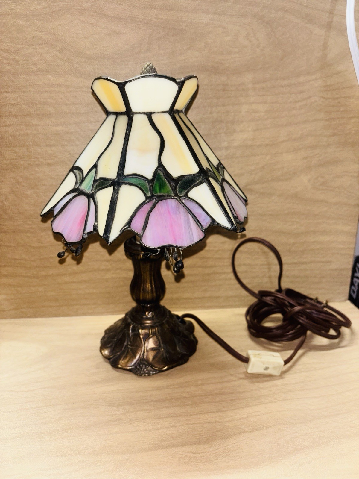 Tiffany Style Stained Glass Floral Table Lamp Brass Base Vintage Working