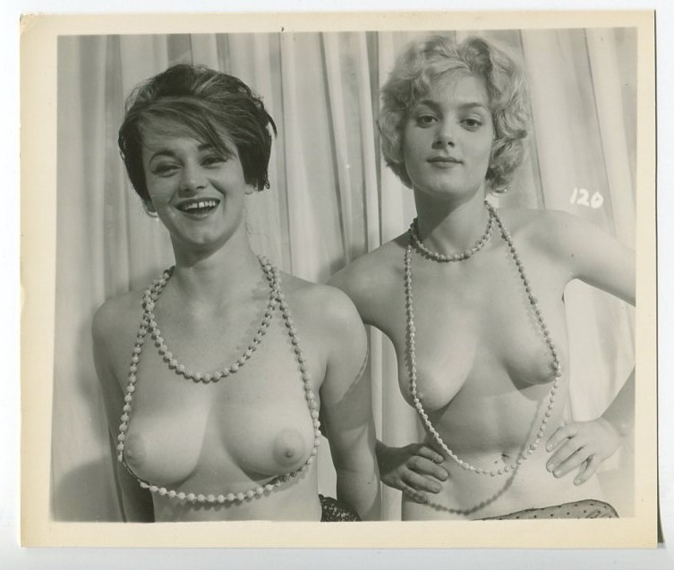 Playful Girls In Pearls Great Round Boobs 1950 Original Nude Photo  B5297