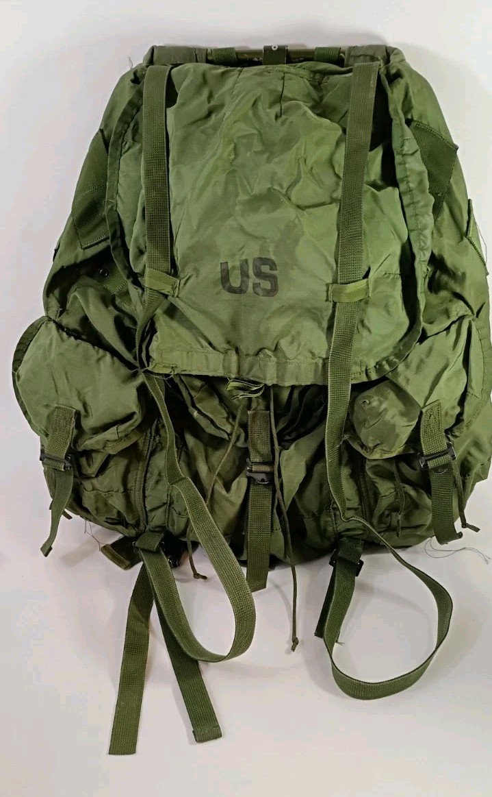 USGI US Military LC-1 Large ALICE Combat Nylon Field Pack + Frame Complete USGI US Military LC-1 Large ALICE Combat Nylon Field Pack + Frame Complete