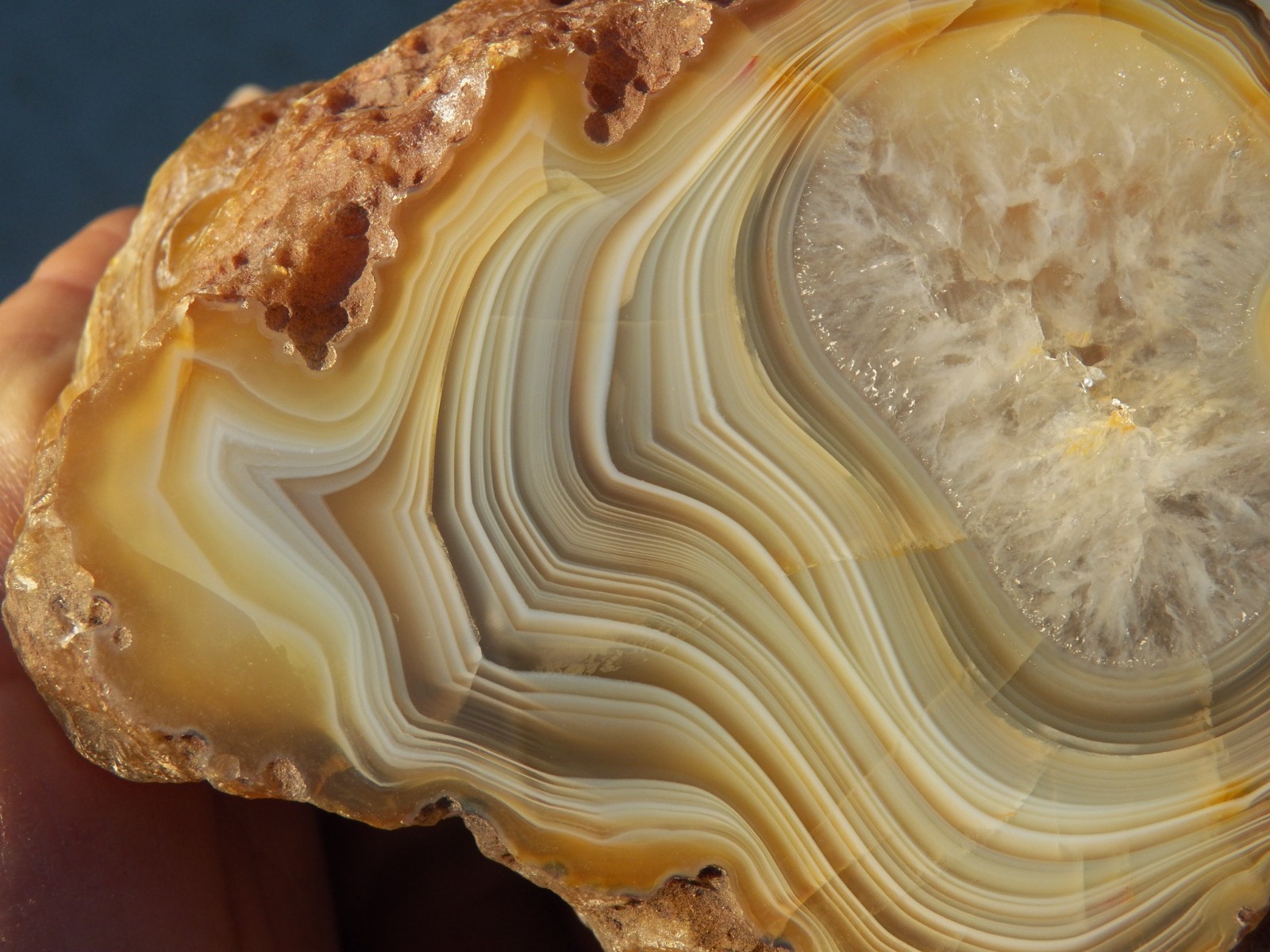 1.5 lb very rare shadow effect agate specimen from Selemja river Yakutia Russia