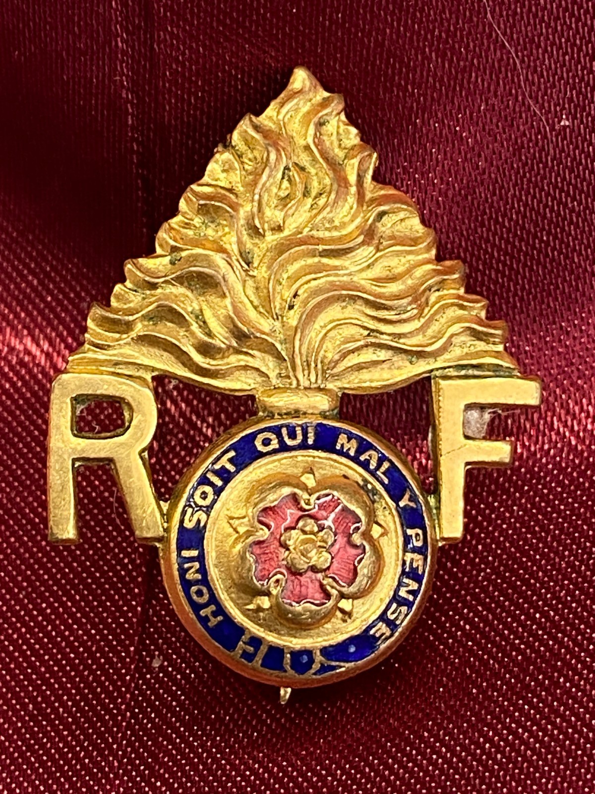 Lovely Clean WW1/2 The Royal Fusiliers Enamel Sweetheart Brooch w/fixing