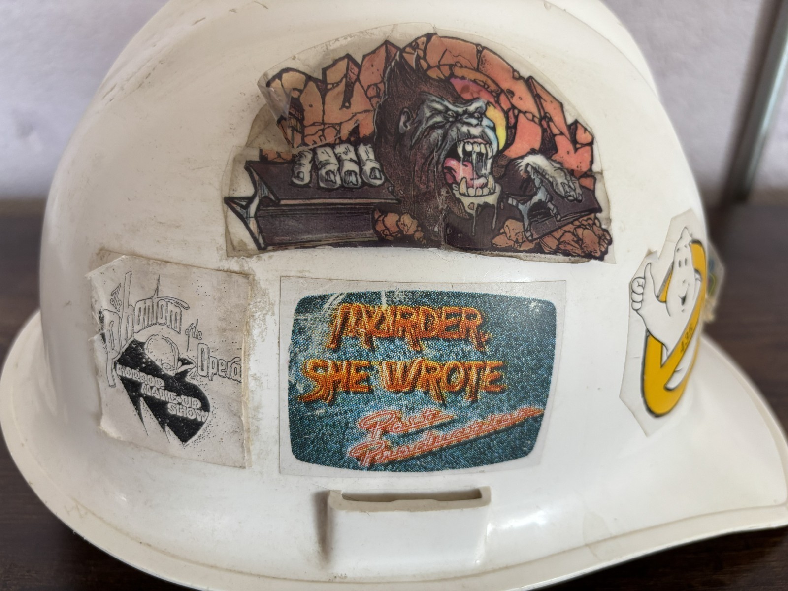 VINTAGE Universal Studios Florida 1990 Crew HardHat Kong Ghostbusters Rides RARE VINTAGE Universal Studios Florida 1990 Crew HardHat Kong Ghostbusters Rides RARE
