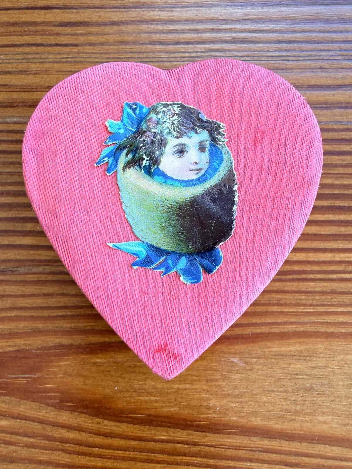 Fantastic Antique Valentine's Day Heart Shaped Box Germany German Paper Dresden