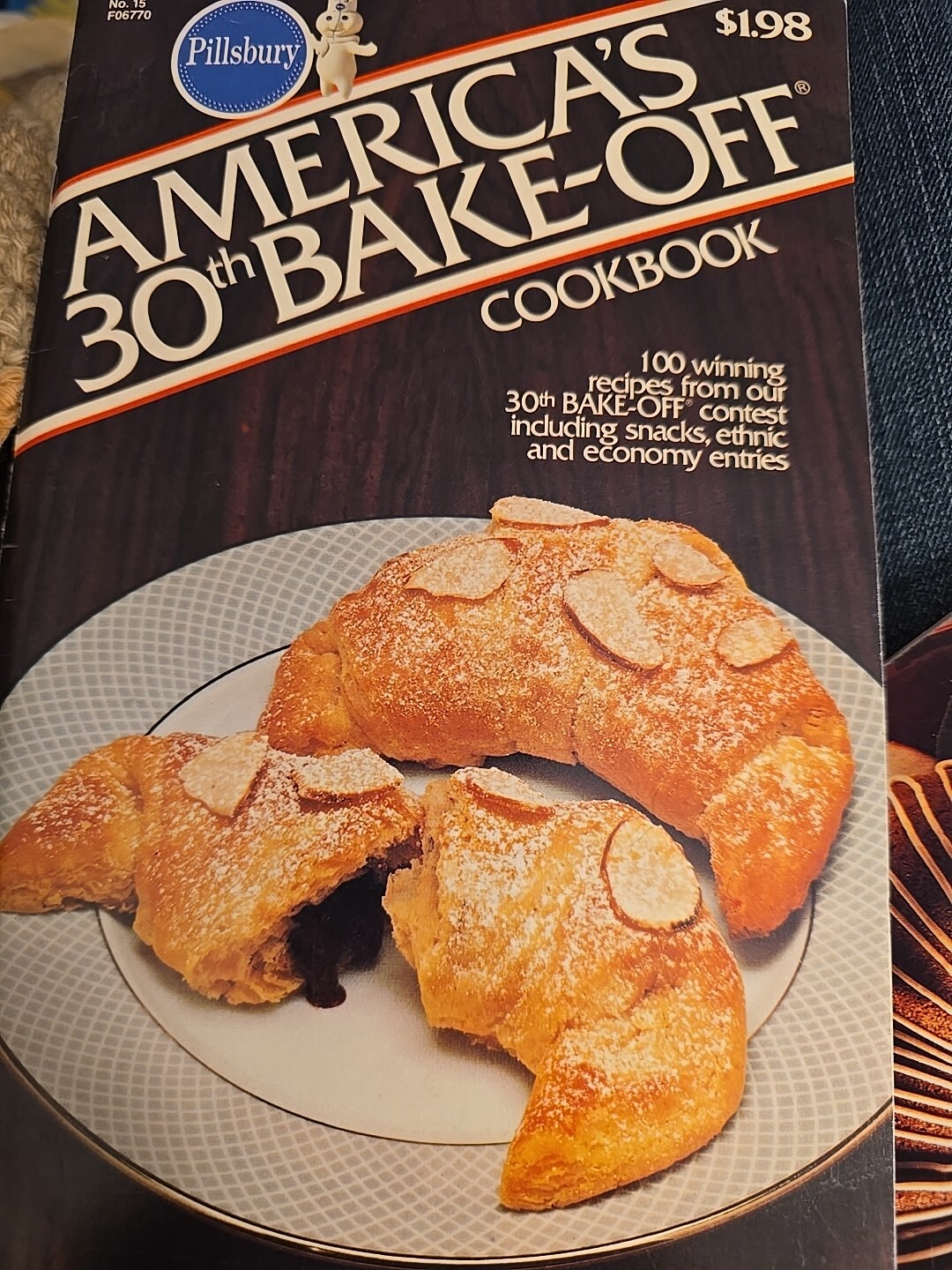 Pillsbury America's 30th Bake-Off Cookbook 100 winning recipes 1982 VG B281