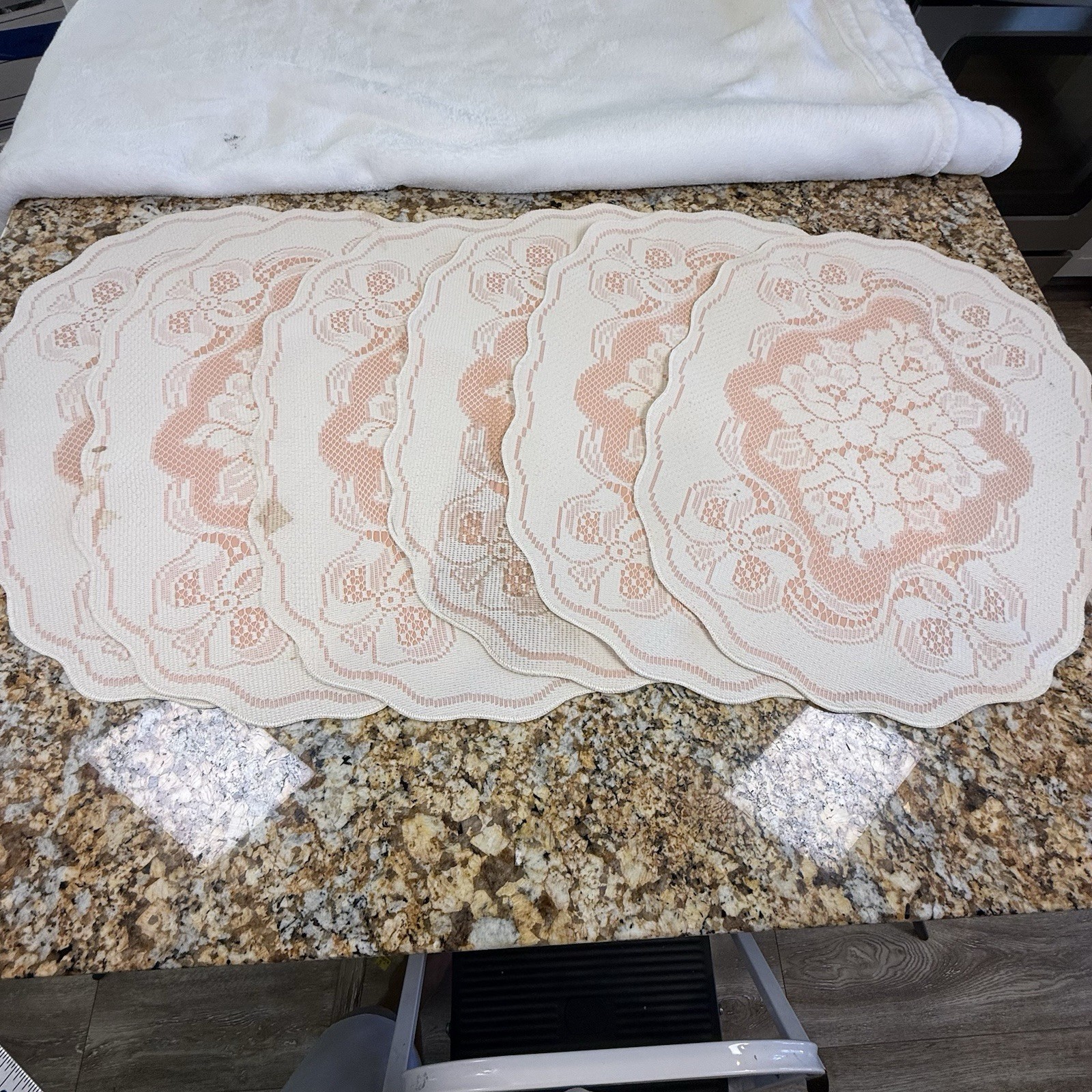 Vintage Lace Placemats Set of 6 Ivory Floral Scalloped Table Linens Cottage