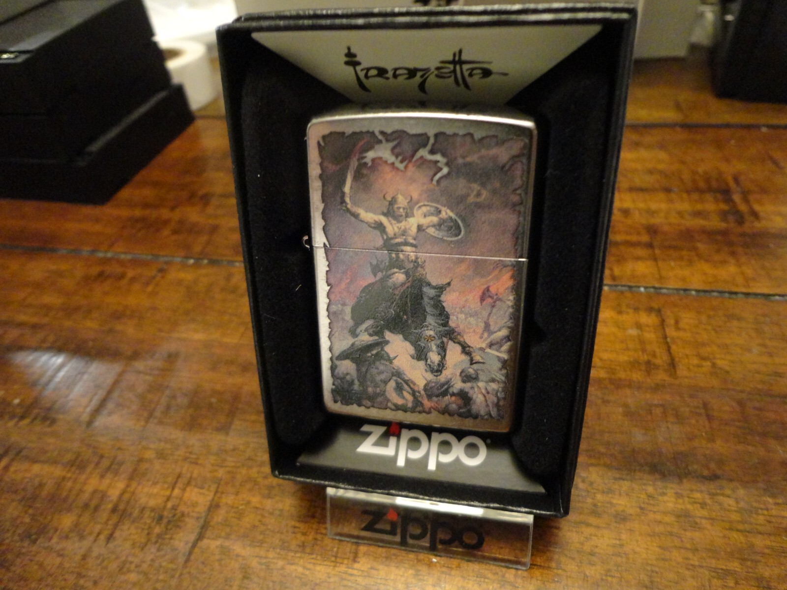 FRANK FRAZETTA THE BERSERKER FANTASY ART ZIPPO LIGHTER MINT IN BOX FRANK FRAZETTA THE BERSERKER FANTASY ART ZIPPO LIGHTER MINT IN BOX