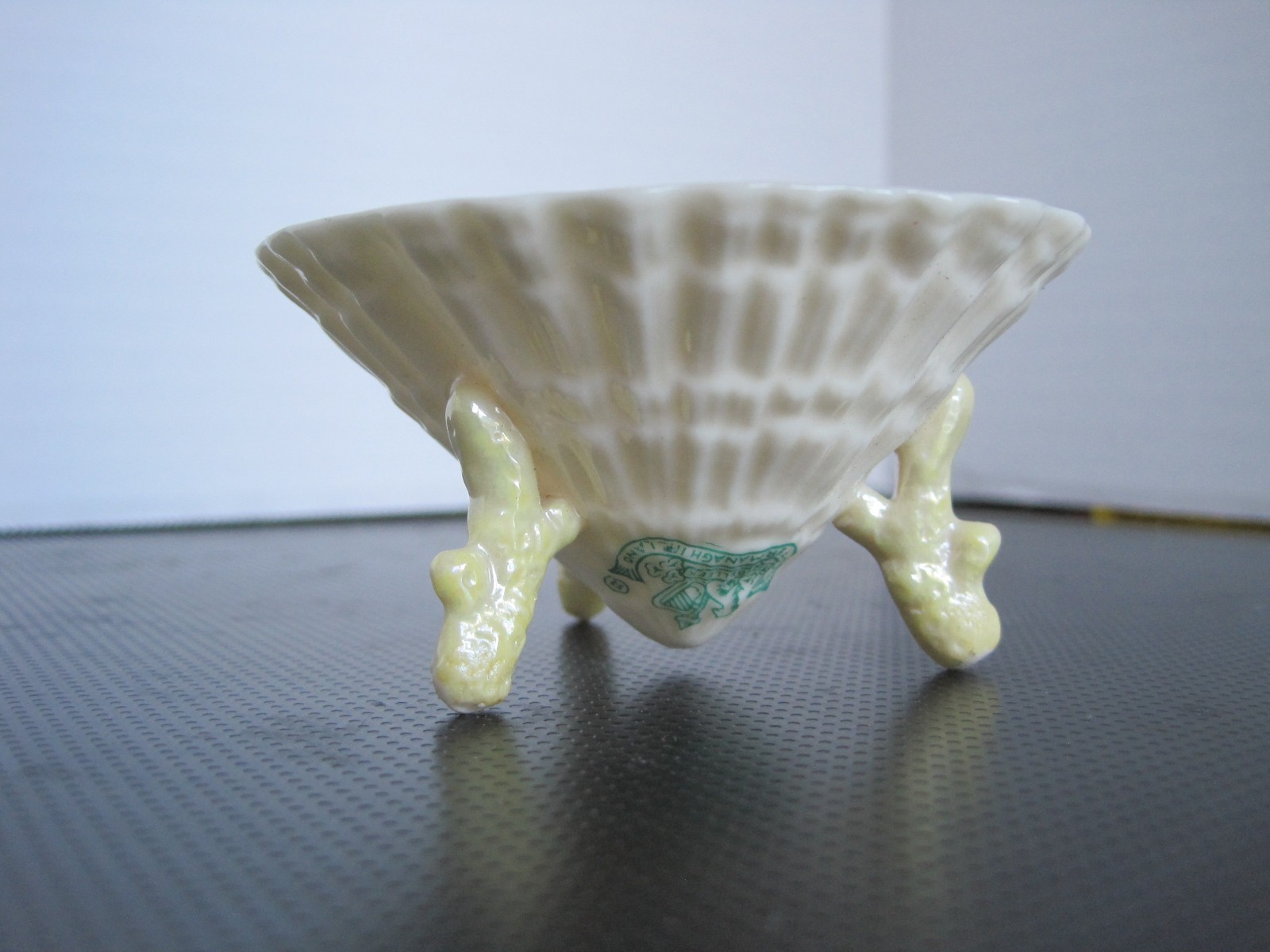 VINTAGE 1946-1955 - Belleek, Ireland Green Mark- SEASHELL BOWL-MINTY