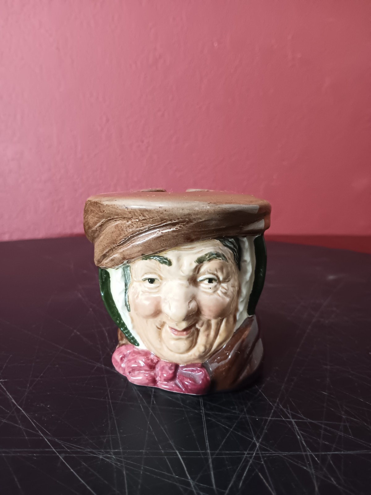 Vintage Royal Doulton Sairey Gamp Ashtray #8289 Hand-Painted Ceramic England Vintage Royal Doulton Sairey Gamp Ashtray #8289 Hand-Painted Ceramic England