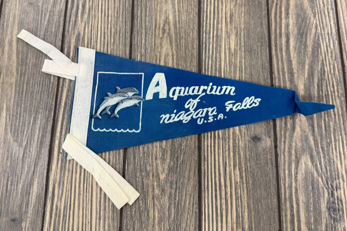 Vintage Aquarium Of Niagara Falls Souvenir Pennant Flag