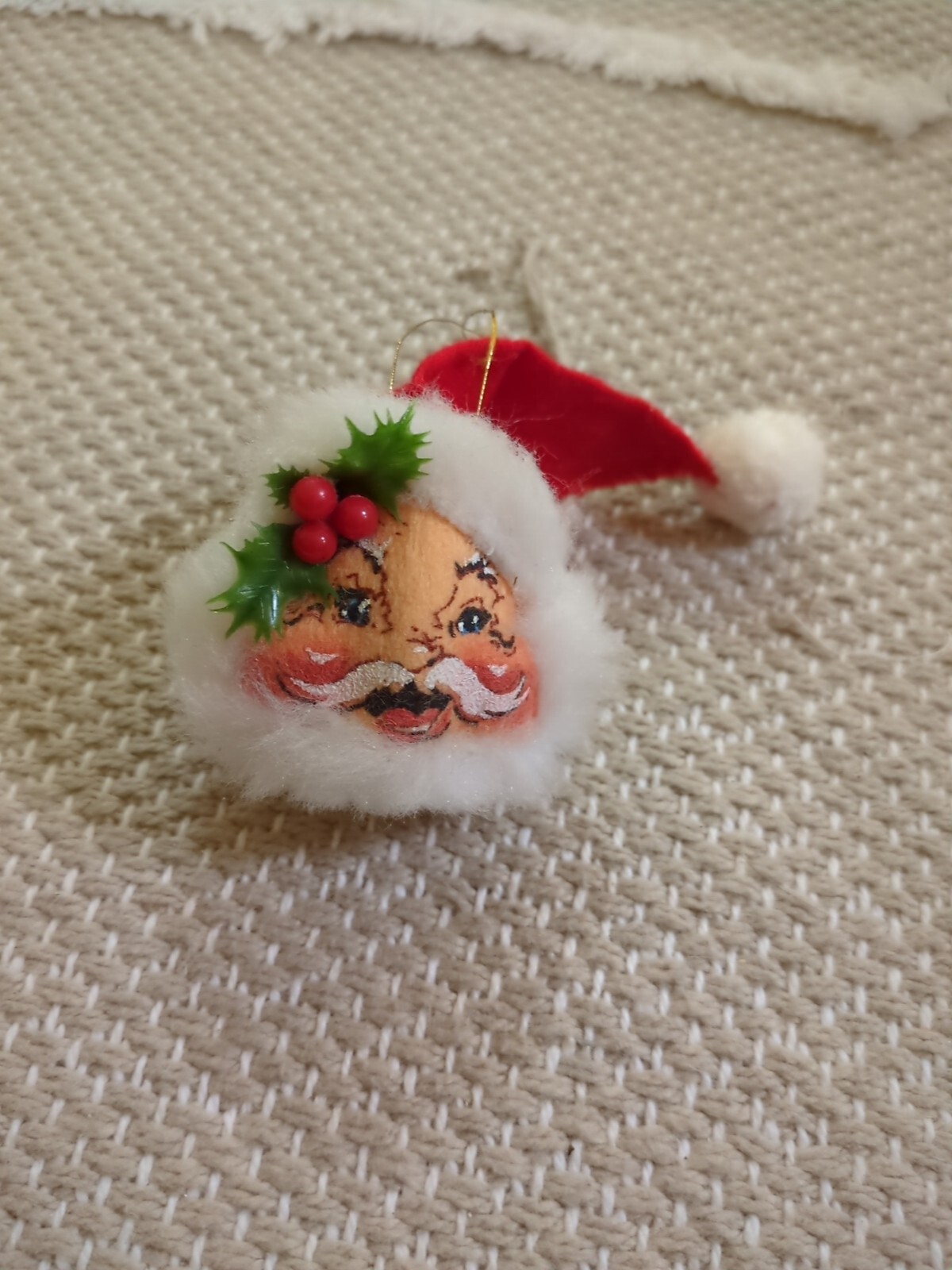 Vtg 1981 Christmas Ornament Annalee Mobilitee Doll Inc Santa Head W/Holly