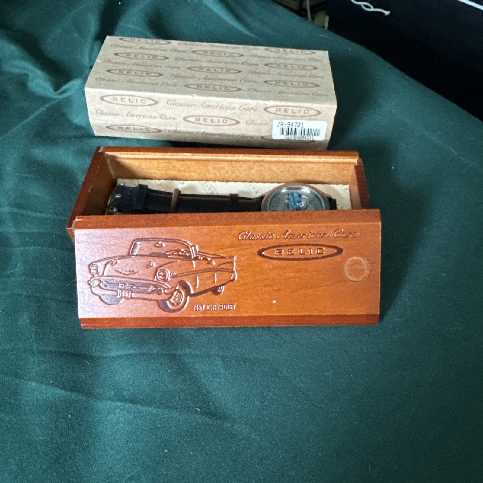 Relic Classic American Cars 1957 Chevrolet Bel Air Collectible Watch - BRAND NEW