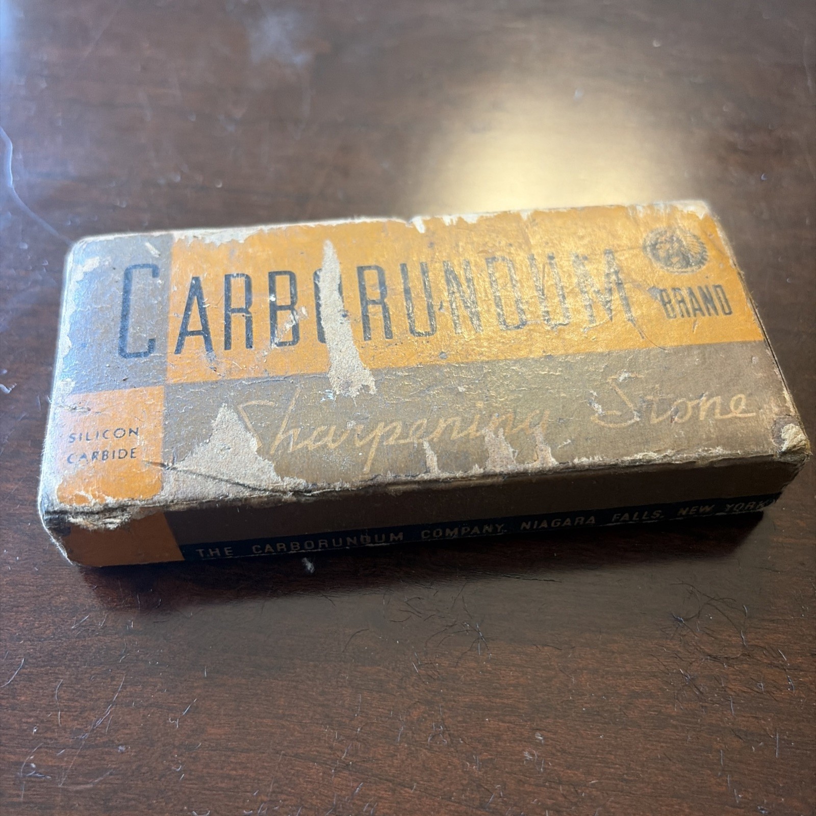 Vintage 1930-50s Carborundum Sharpening Stone In Original Box