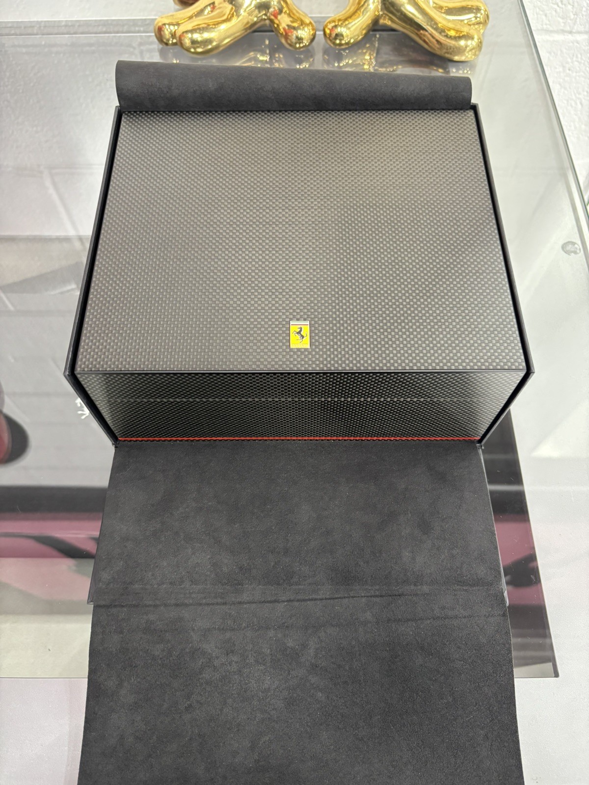 New Genuine Ferrari Carbon Fiber Cigar Humidor. RARE Collectible