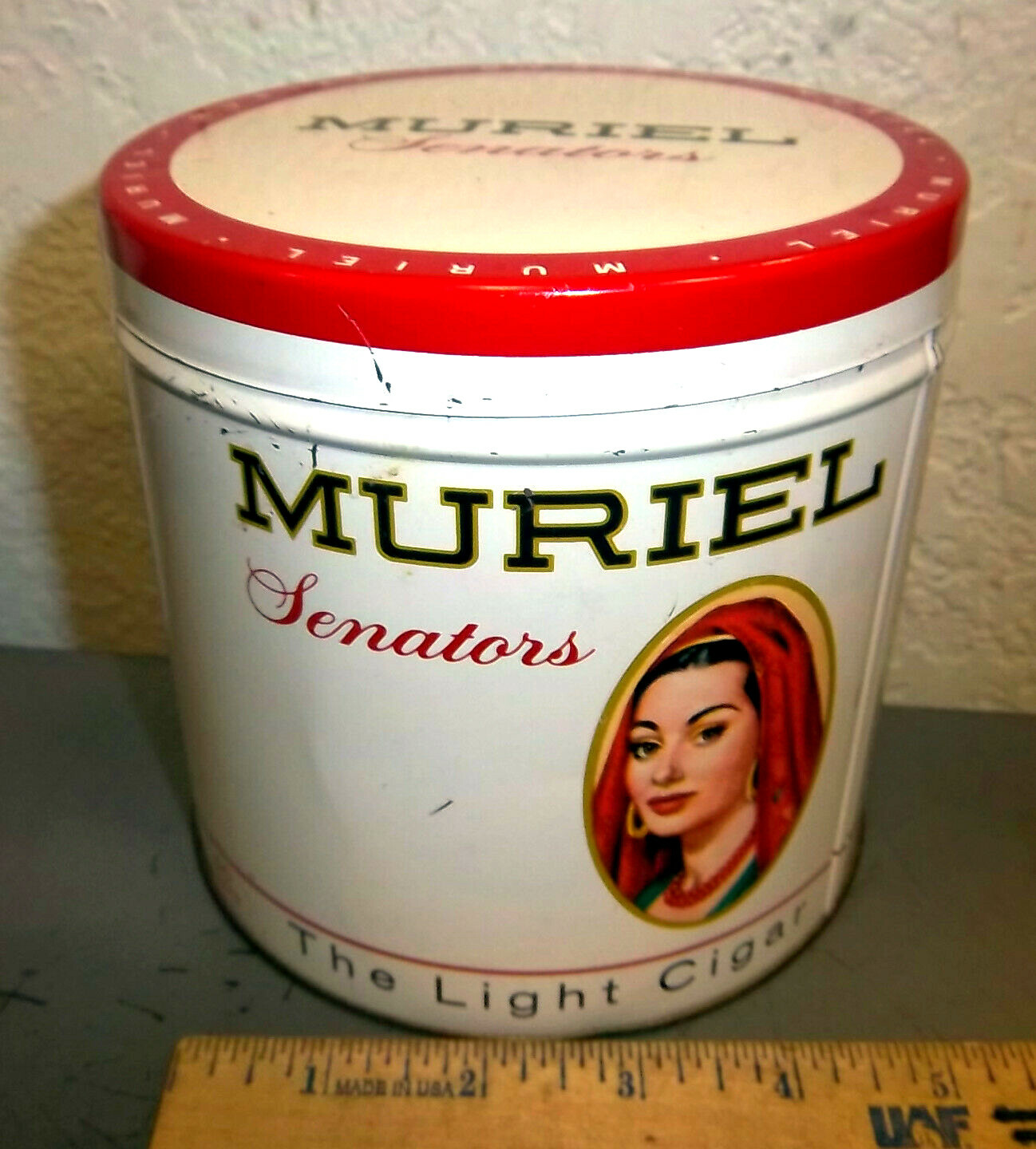 Round Vintage Muriel Senators Cigar Tin ~ the Light Cigar, beautiful graphics