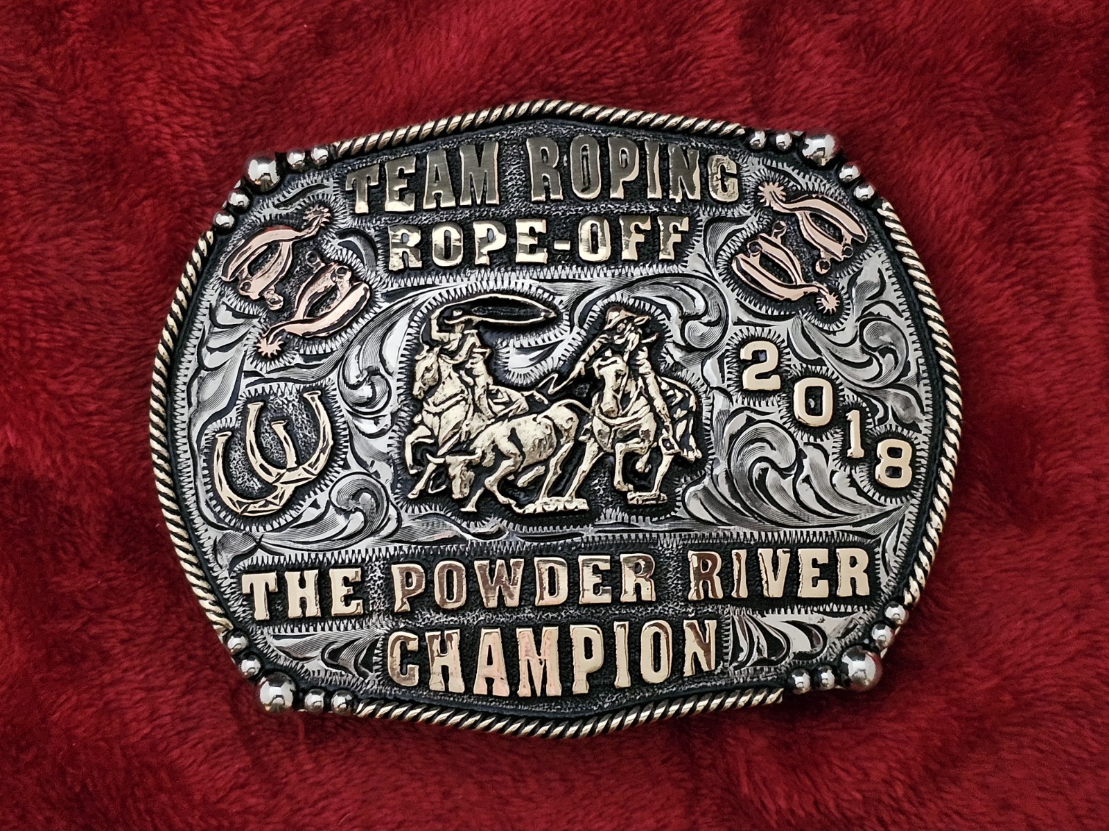 TEAM ROPING☆2018☆POWDER RIVER PROFESSIONAL RODEO CHAMPION TROPHY BUCKLE☆Rare☆572