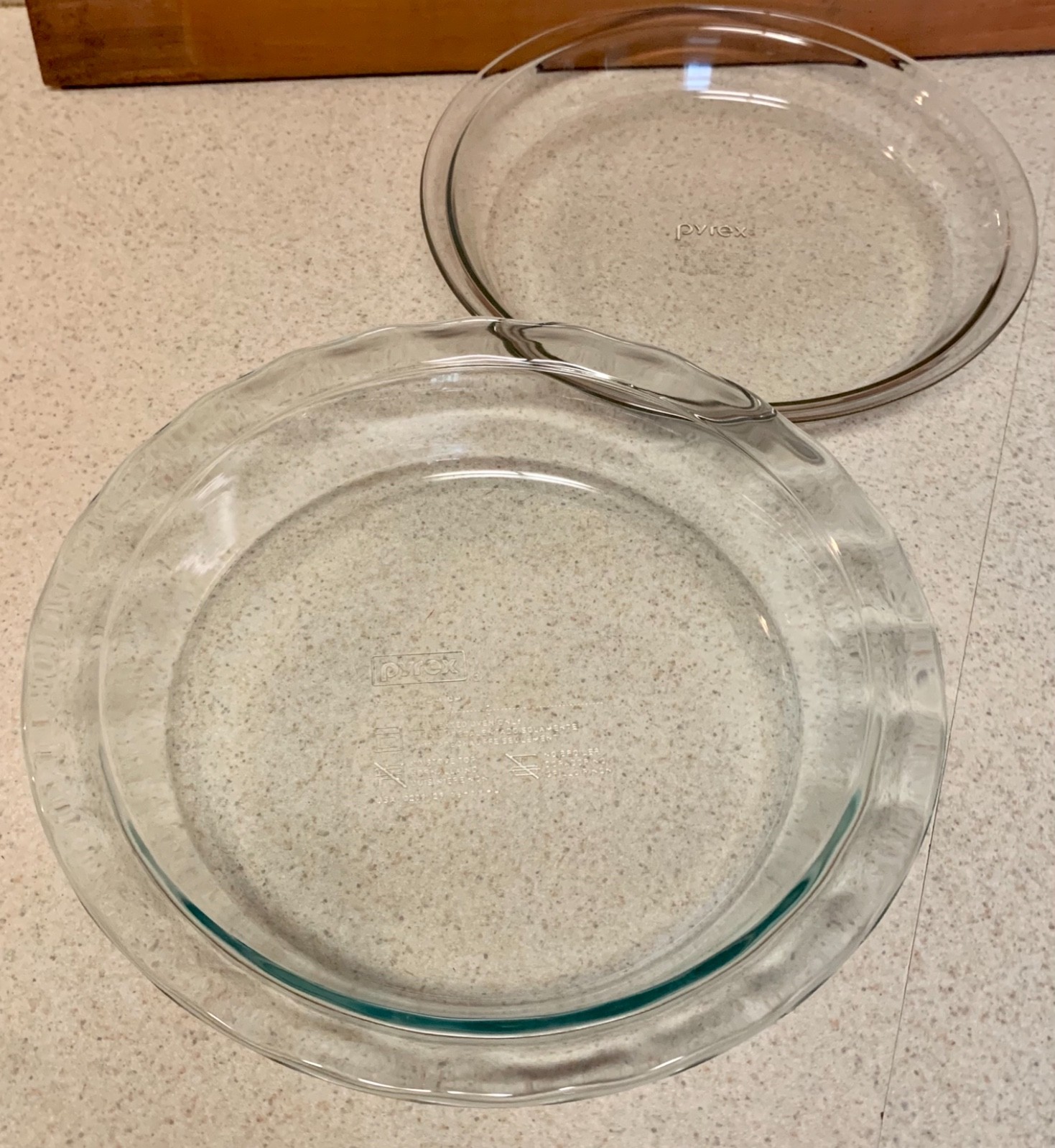 Classic Pyrex 2pc Glass Pie Dish Set 9” and 9.5” Clear Cottagecore Granny Baking