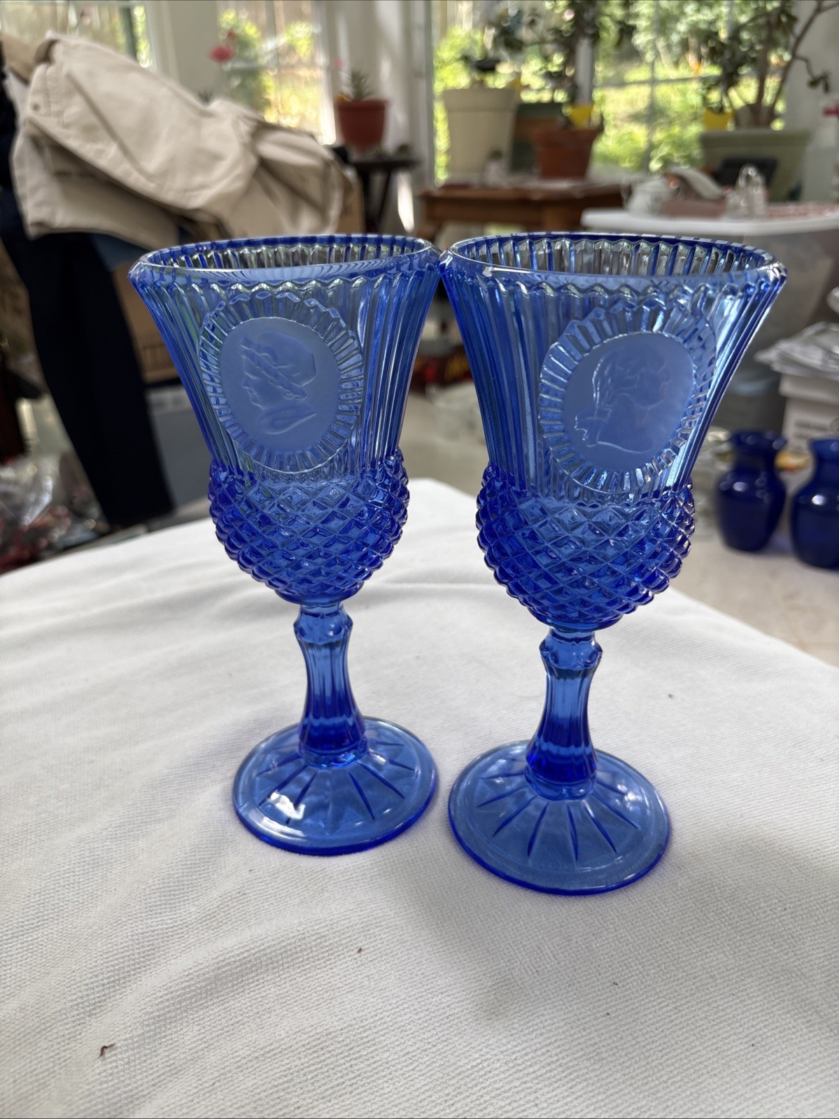 Vintage 1976 Avon Fostoria Cobalt Blue George & Martha Washington Goblet Pair Se