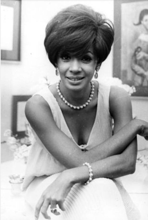 Welsch Singer Shirley Bassey Classic Publicity Picture Poster Photo Print 24x36 Welsch Singer Shirley Bassey Classic Publicity Picture Poster Photo Print 24x36